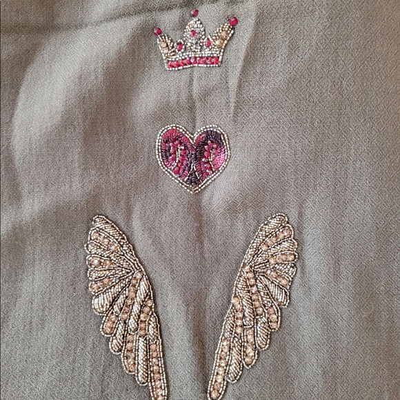 Janavi Cashmere Scarf - Picture 5 of 8